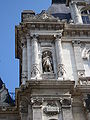 Anne Hilarion de Costentin de Tourville par Émile Peynot, sur la façade de l'hôtel de ville de Paris.