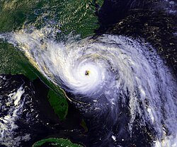Image satellite d’Hugo au large des côtes de la Caroline du Sud