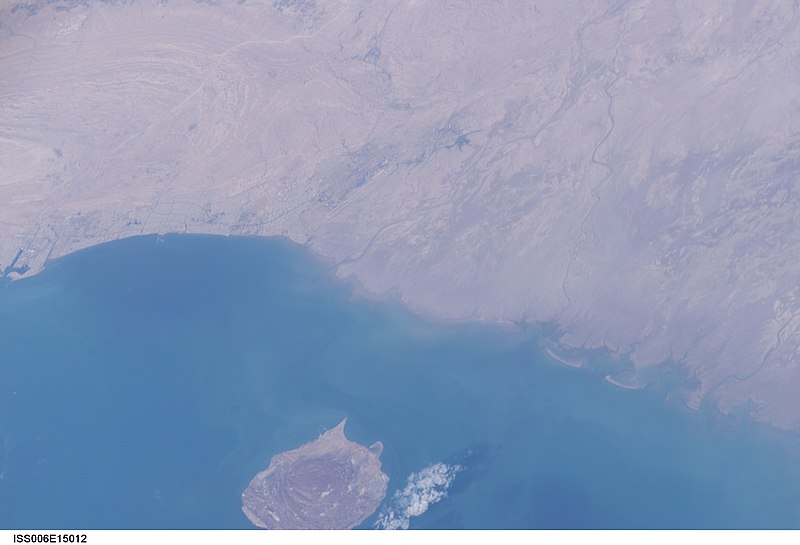 File:ISS006-E-15012 - View of Iran.jpg