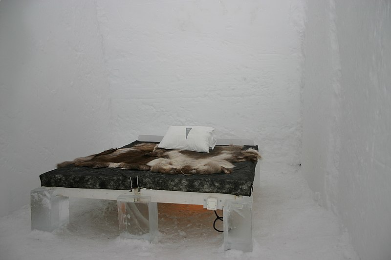 File:Icehotel-se-19.JPG