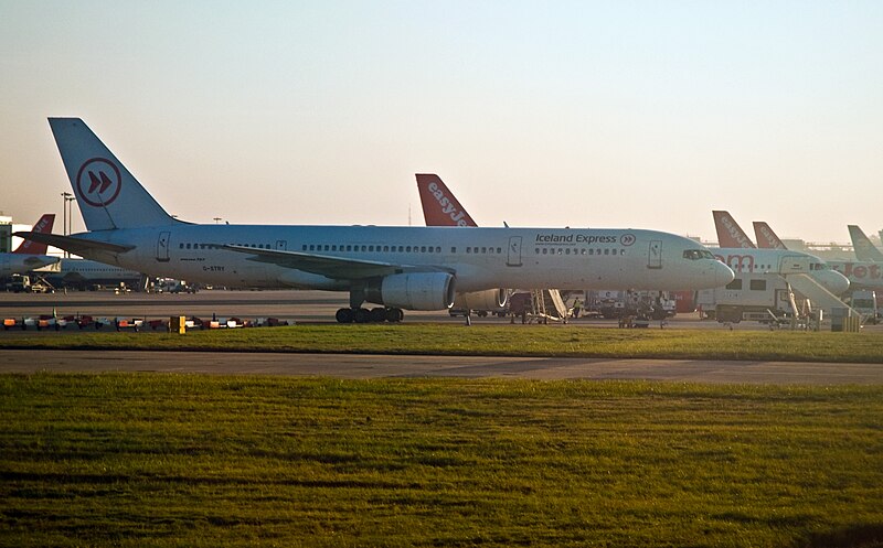 File:Iceland Express Boeing 757-200 G-STRY Gatwick Airport.jpg