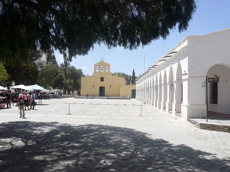 File:Iglesia de cachi.jpg