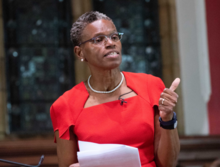 Ijeoma Uchegbu bei der Oxford Union Science Debate 2018.png