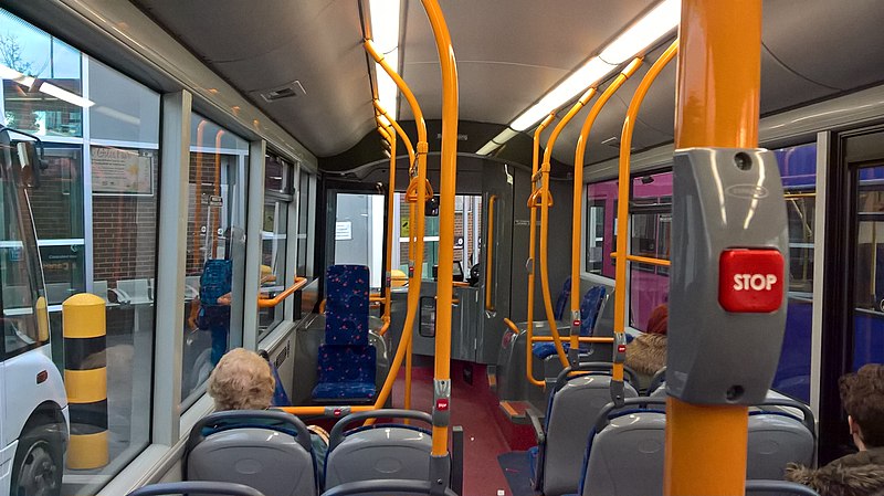 File:Interior (front facing) of Uno 521 YX65 RNU (25225096419).jpg