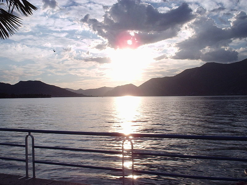 File:Iseo.JPG