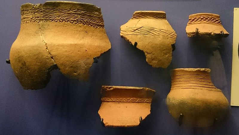 File:Iziko Lydenburg Heads Pottery fragments.JPG