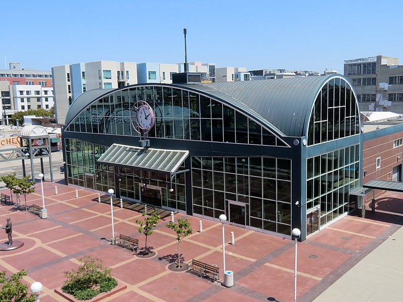 File:Jack London Square station building, July 2020.JPG