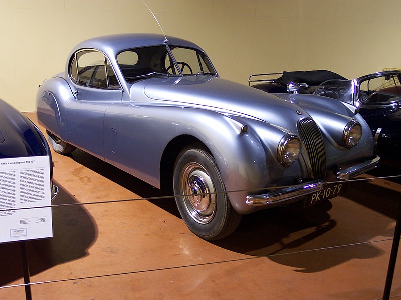 Fil:Jaguar XK 120.jpg