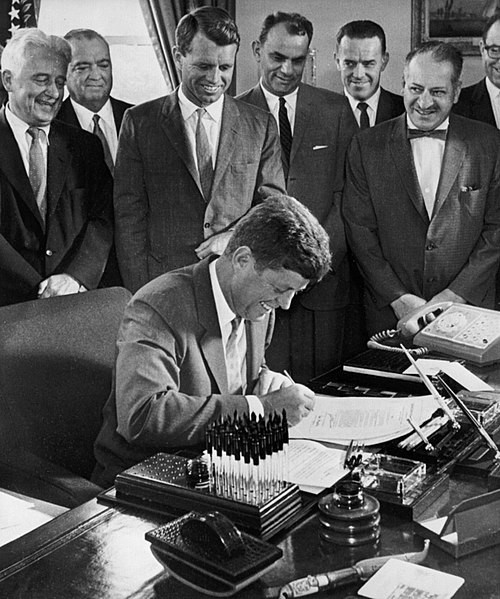 File:John F. Kennedy signs bills 1961.JPG