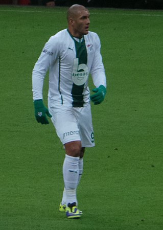 <span class="mw-page-title-main">Fernandão (footballer, born 1987)</span> Brazilian footballer