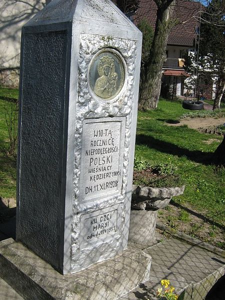 File:Kedzierzynka - pomnik niepodleglosci.jpg