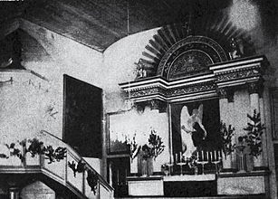 Интерьер старой Колтушской кирхи святого Георгия. Фото начала XX века.