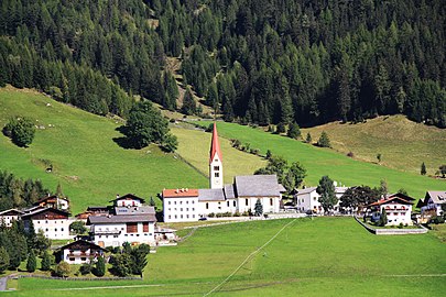 Kematen (Ortsteil von Pfitsch). Green valley in summer, village Kematen.