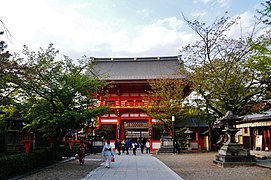 Kyoto Yasaka-jinja Nebentor 1.jpg