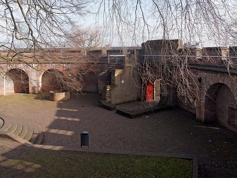 File:Leiden Fort 6961.jpg