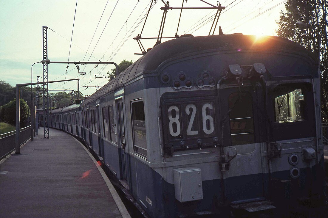 File:Ligne de Sceaux motrice Z23000.jpg