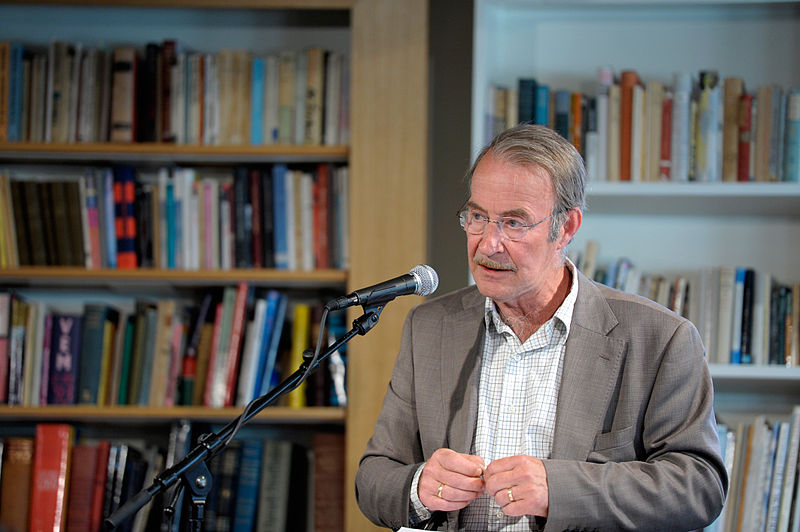 File:Litteraturprofessor Hans H. Skei vid ett evenmang om Nordiska radets litteraturpris i Oslo 2011-04-11 (1).jpg