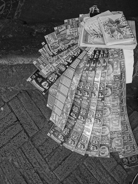 File:Lottery sales. street sales (street hustle) Centro Histórico de Quito.jpg