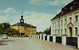 Storgatan längst i norr med Ludvika stadshus och Ludvika tingsrätt 1954