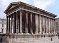 Romersk tempel Maison Carrée i Nîmes, Frankrig, ca 1. årh. f.v.t.