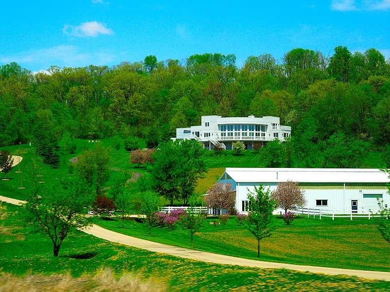 File:Mansion of Enchanted Valley - panoramio.jpg