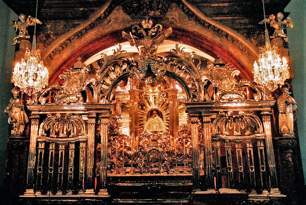 File:Kleinmariazell - Altar Scholastica 2.jpg - Wikimedia Commons