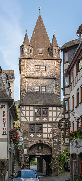 File:Marktturm, Bacharach, West view 20141002 1.jpg