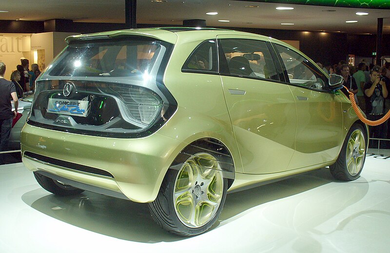 File:Mercedes-Benz BlueZero E-Cell Heck.JPG