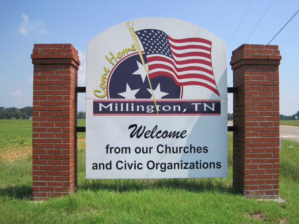 The population density of Millington in Tennessee is 86.41 square kilometers (33.36 square miles)