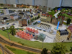 Stockholm Centralstationen, Sergels torg med skulpturen Kristallvertikalaccent och Kungsträdgården.