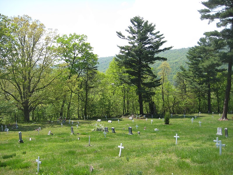 File:Mount Pisgah Benevolence Cemetery Romney WV 2010 04 25 09.jpg