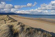 The beach of Embo Sands lies alongside Coul Links. NH8193 The long sweep of the sand from Embo to Loch Fleet.jpg