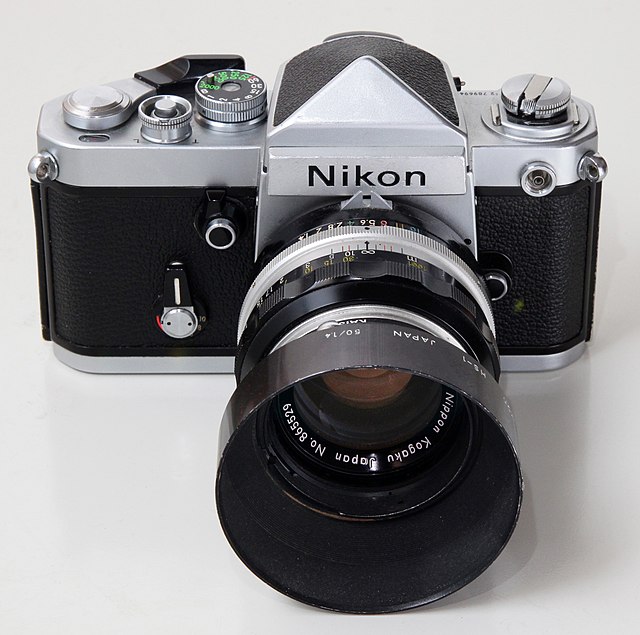 File:Nikon F2 DE1.jpg - Wikimedia Commons