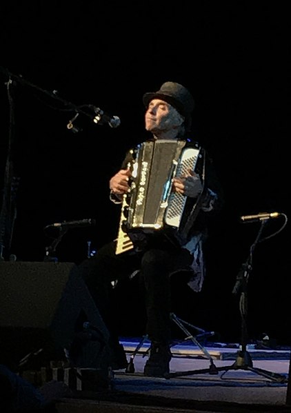 File:Nil Lofgren Birmingham Town Hall 16 May 2018.jpg