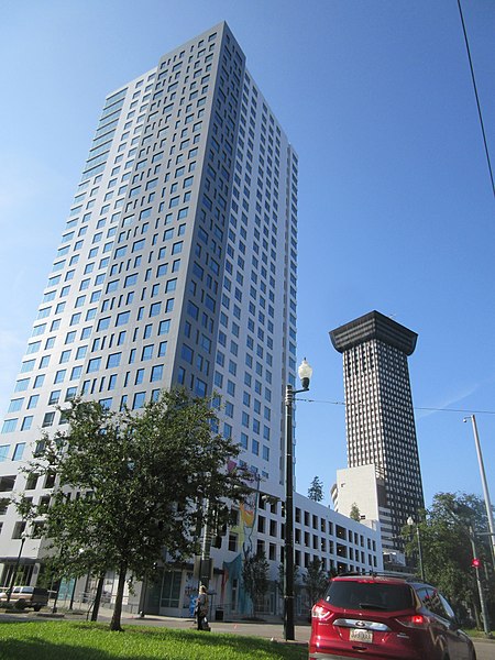 File:Odeon and Plaza Tower, New Orleans, 10 August 2021.jpg