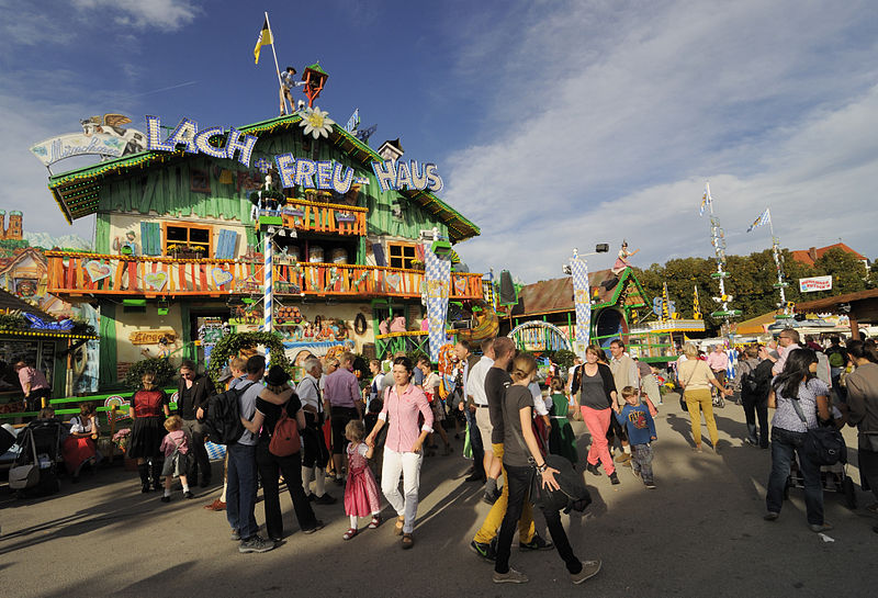 File:Oktoberfest (DerHexer) 2012-09-26 081.jpg