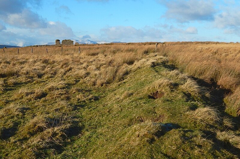 File:Old boundary - geograph.org.uk - 5628466.jpg