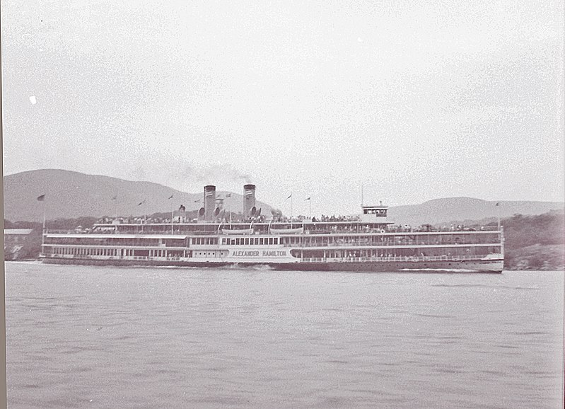 File:PS Alexander Hamilton on Hudson 1966.jpg