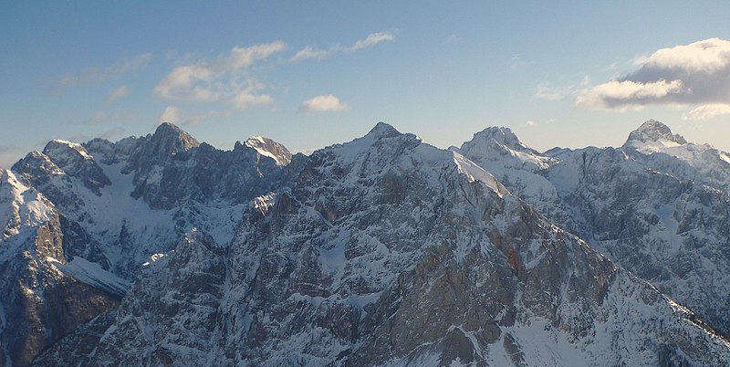 File:Panorama sulle Giulie.jpg