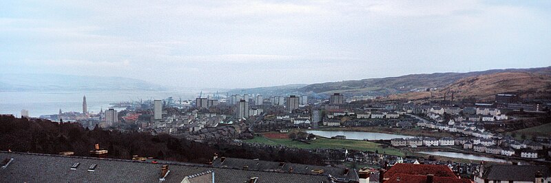 File:Panoramic view of Greenock in 1983 (from Tower Block UK photo cl2-19b).jpg