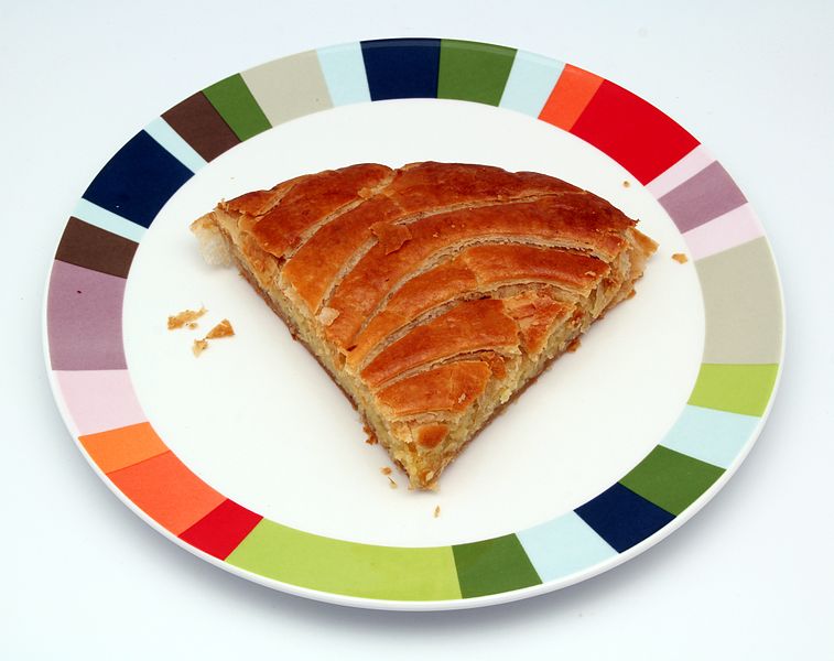 File:Part de galette des rois sur une assiette 2013.jpg