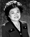 Patsy Mink, première femme de couleur élue au Congrès en 1965 (représentante de 1965 à 1977 et de 1990 à 2002, pour Hawaï)[13].