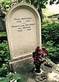 Pierre Bourdieu's grave.jpg