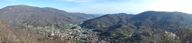 View looking north, with Bric Mindino on the left and, in the center, the village of Garessio