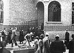 Vorschaubild für Datei:Pogrom d'Anvers - 14 avril 1941 - mise à sac de la synagogue.jpg
