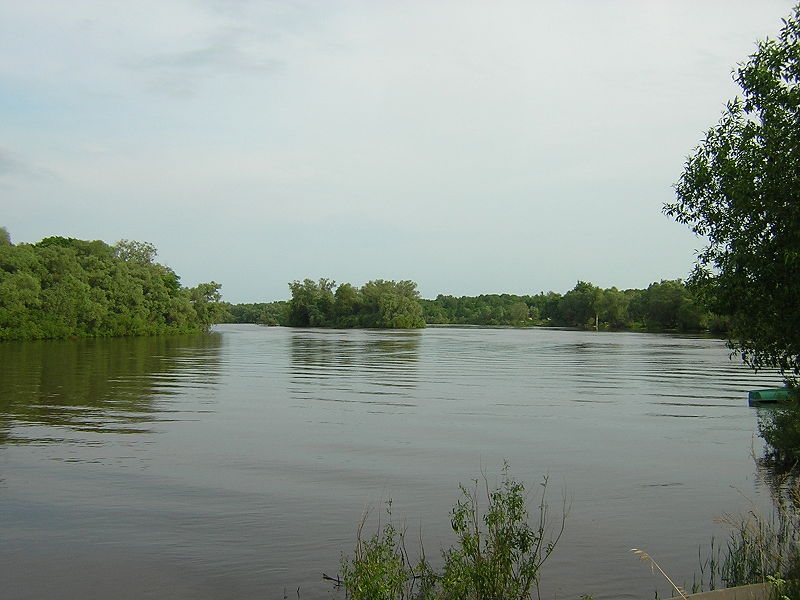 File:Pola river.JPG
