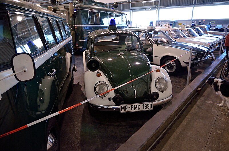 File:Polizeioldtimer VW Käfer.jpg