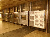 Praha - Nové Město, podchod metra Muzeum - vitríny