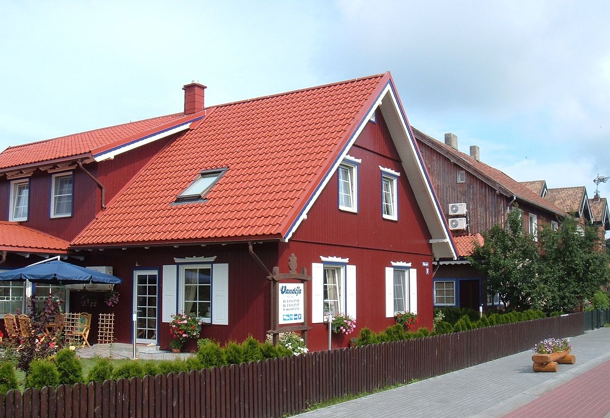 Файл:Red house in Nida.jpg — Википедия