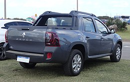 Renault Duster Oroch 2016 à Punta del Este 02.JPG